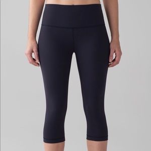 Lululemon Wunder Under hi rise 1/2 tight 17”